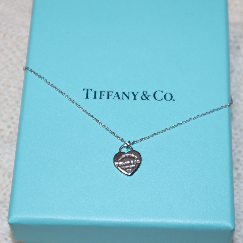 Tiffany’s mini heart necklace